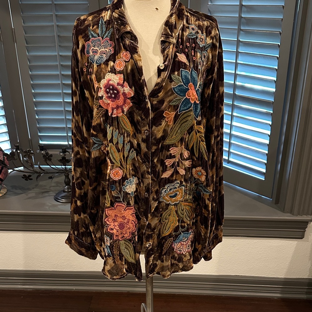 Floral Embroidered Button-Up Blouse